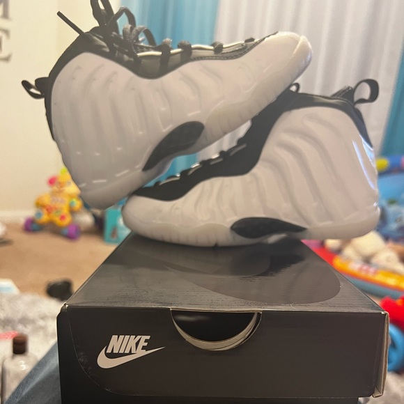 Kids Nike Foamposite size 13C - Picture 3 of 4